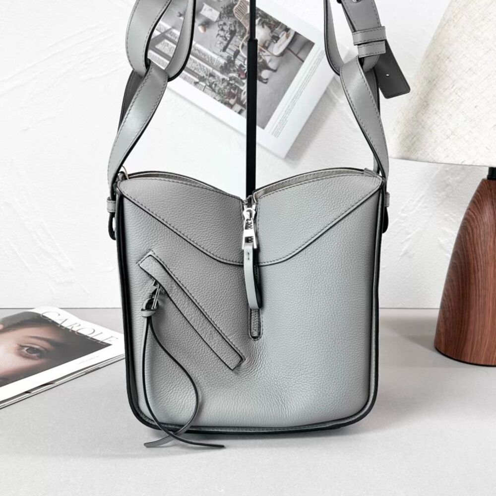 Loewe Women Pre-Loved Bag Very Good Condition